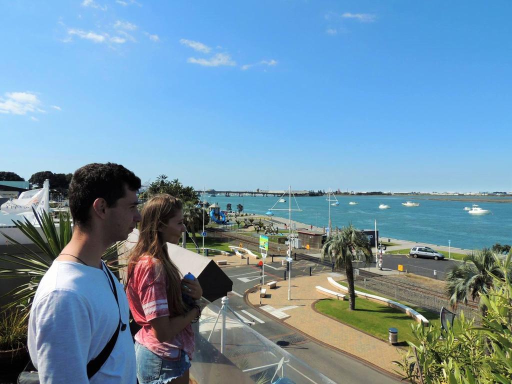 Harbourside City Backpackers Тауранга Экстерьер фото