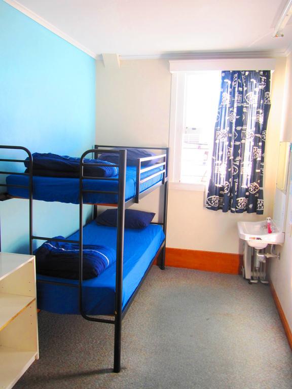Harbourside City Backpackers Тауранга Экстерьер фото